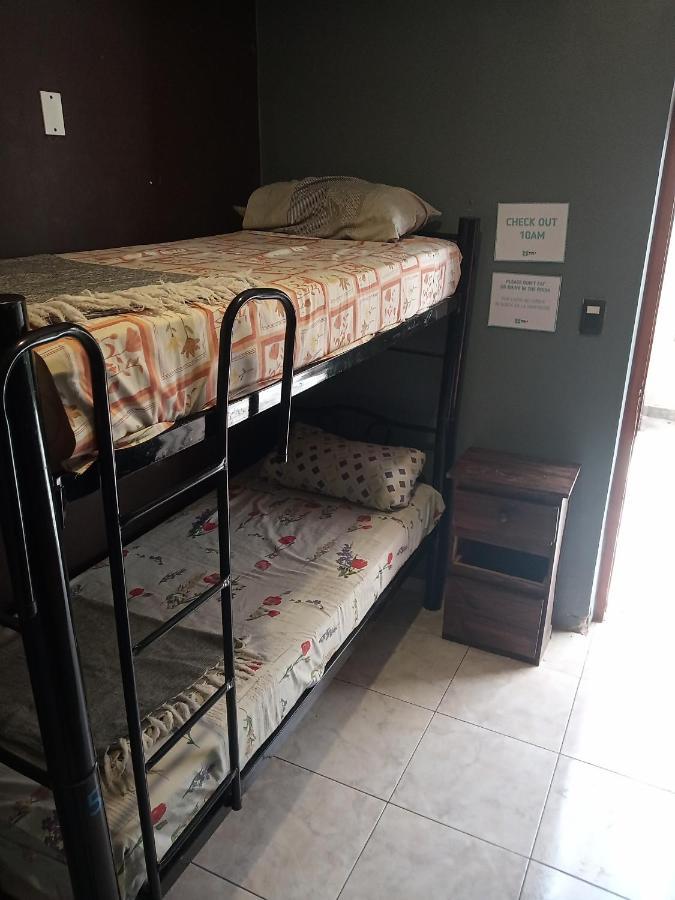 Koala Hostel Мендоса Номер фото